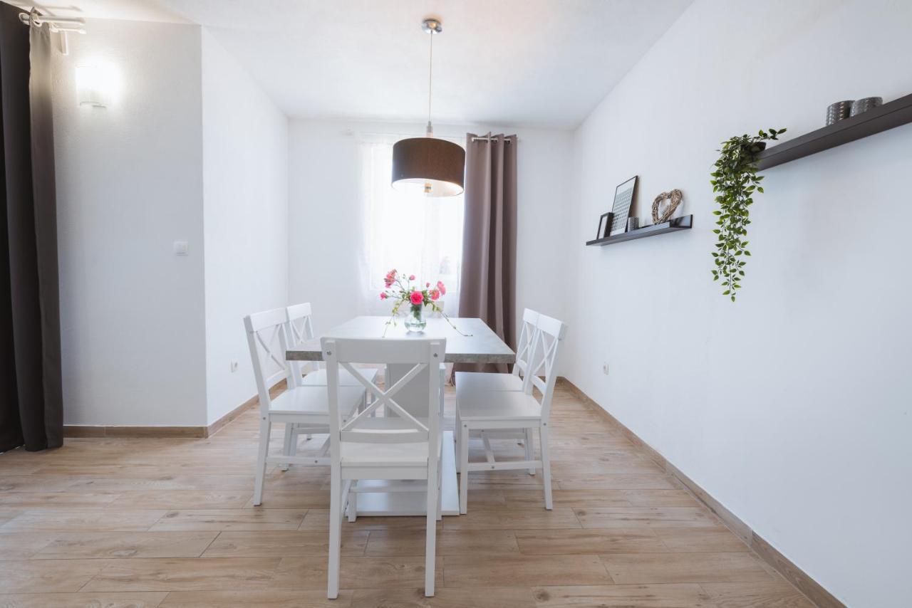 Apartments Marusic Makarska Exterior foto