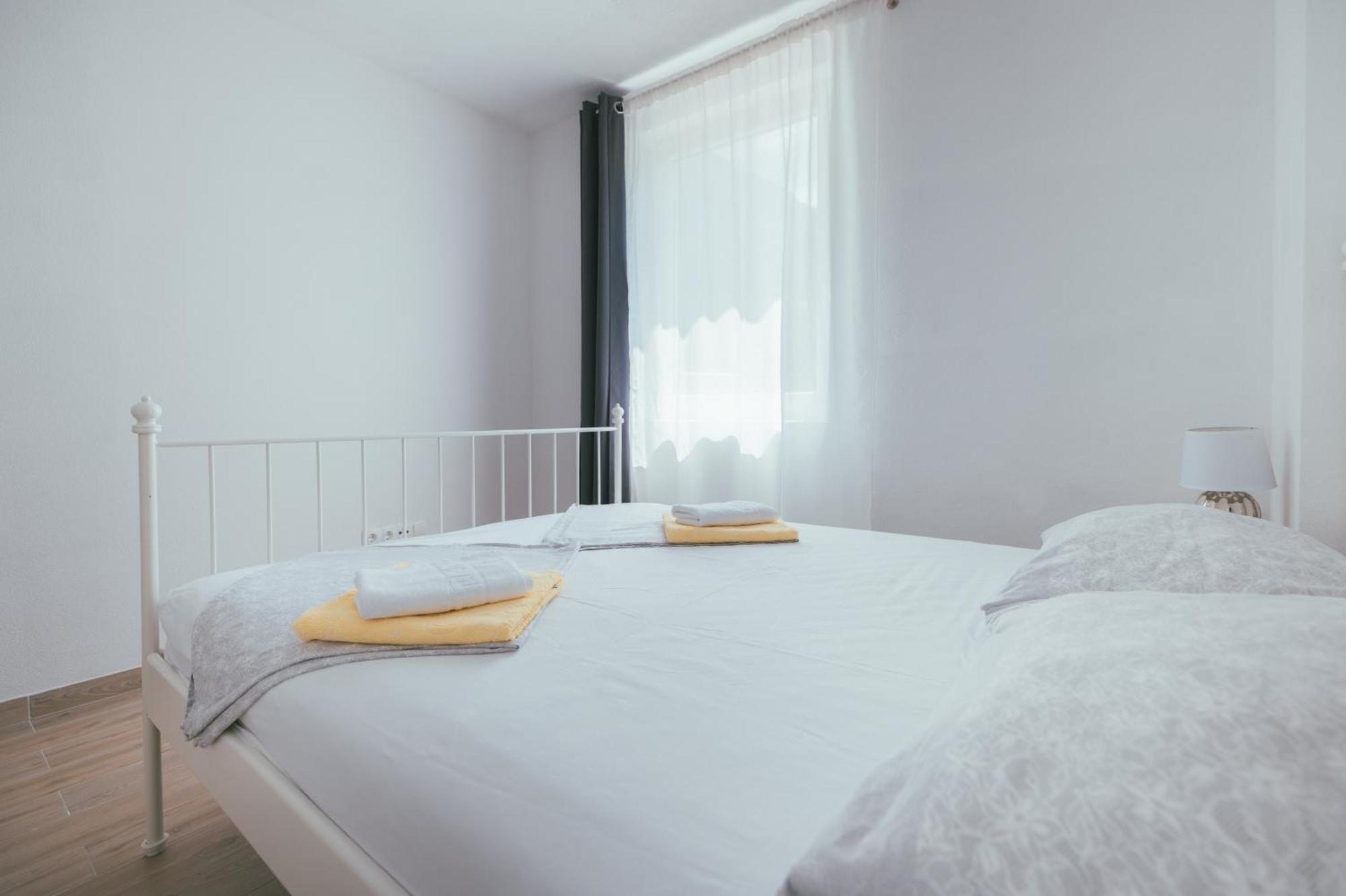 Apartments Marusic Makarska Exterior foto