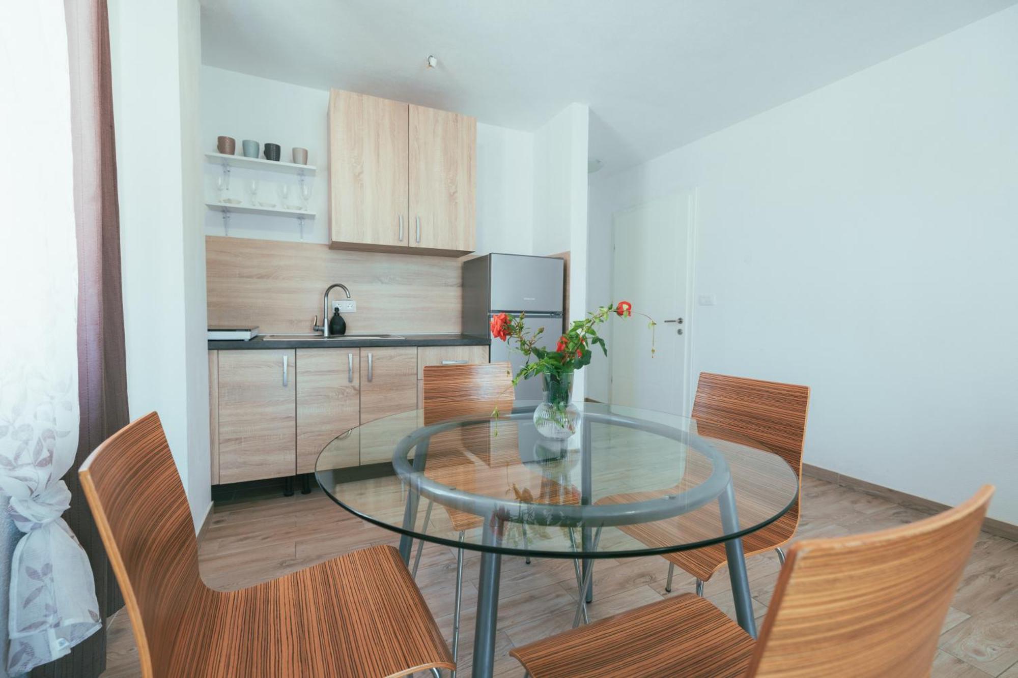 Apartments Marusic Makarska Exterior foto